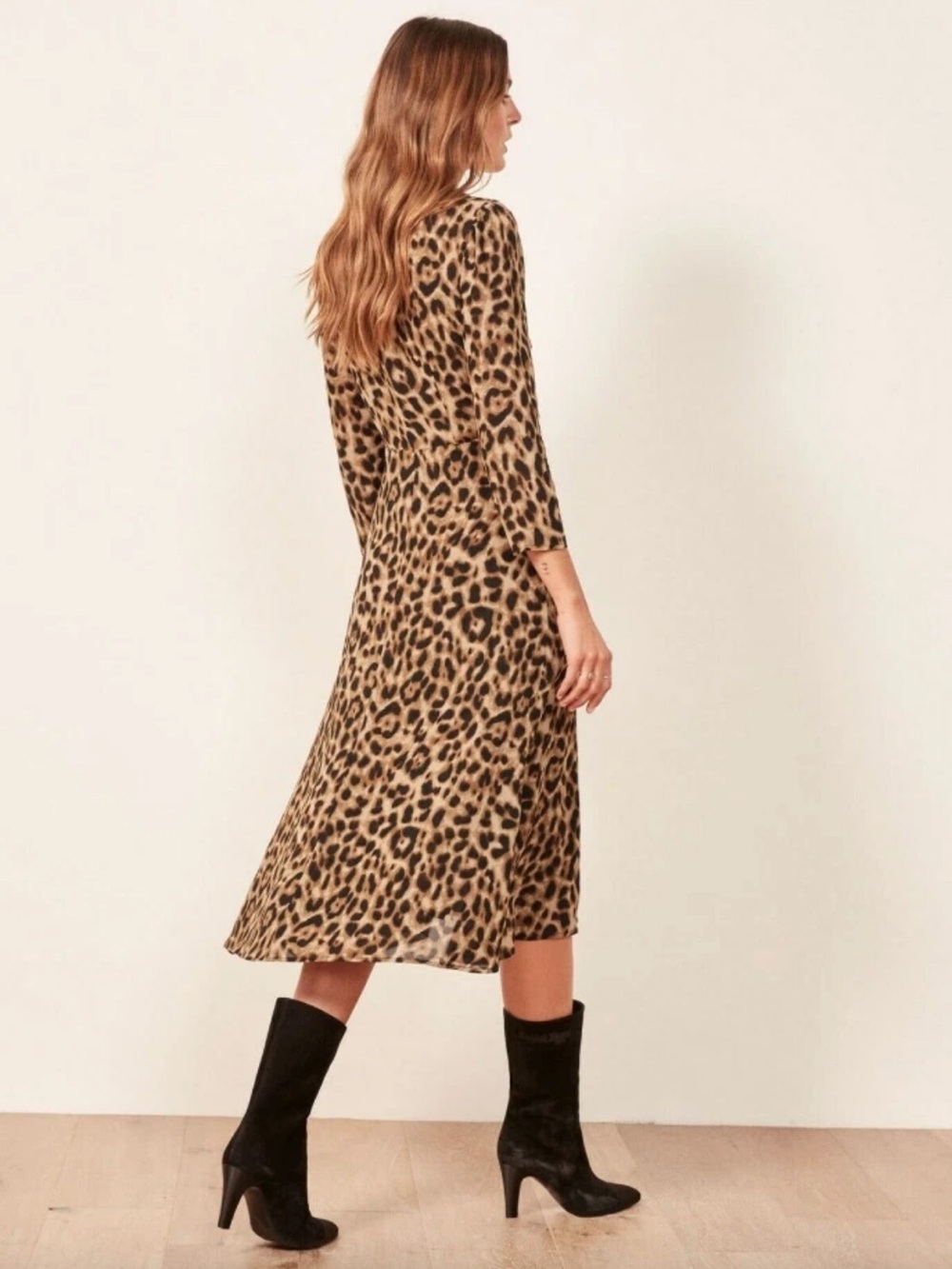 Reformation Alma Leopard Print Button Front long sleeve Midi dress. - Picture 2 of 14